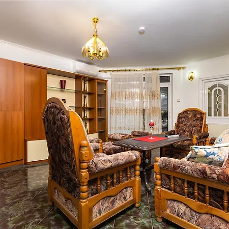 A Nostalgic Getaway In Plovdiv's Historic Quarter By Flat Mаnager * بلوفديف