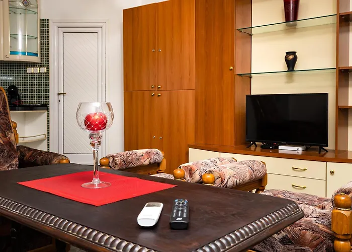 A Nostalgic Getaway In Plovdiv's Historic Quarter By Flat Mаnager Daire *