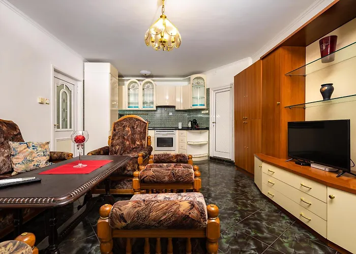 A Nostalgic Getaway In Plovdiv's Historic Quarter By Flat Mаnager Daire