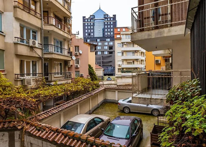 A Nostalgic Getaway In Plovdiv's Historic Quarter By Flat Mаnager Daire Filibe